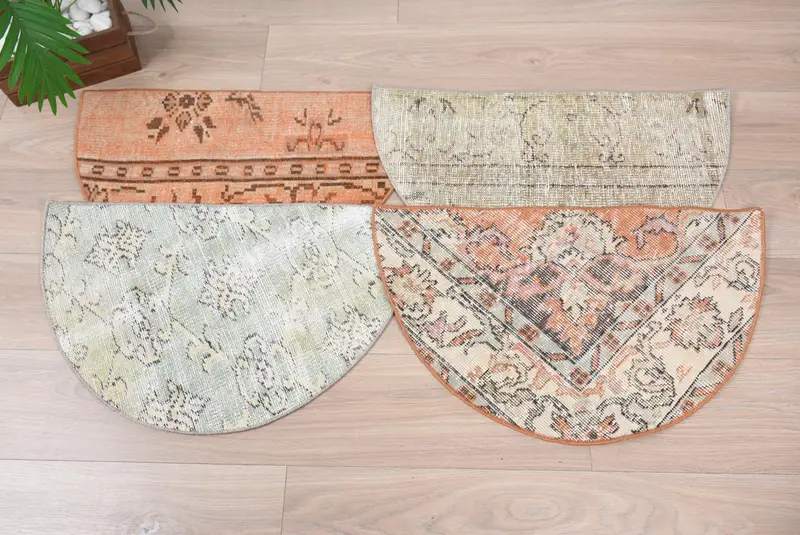 El yapımı yarı dairesel Kilim paspas, vintage yarım yuvarlak halı, çevre dostu giriş yolu, Türk boho banyo dekoru, küçük alan aksanlı halı - 1