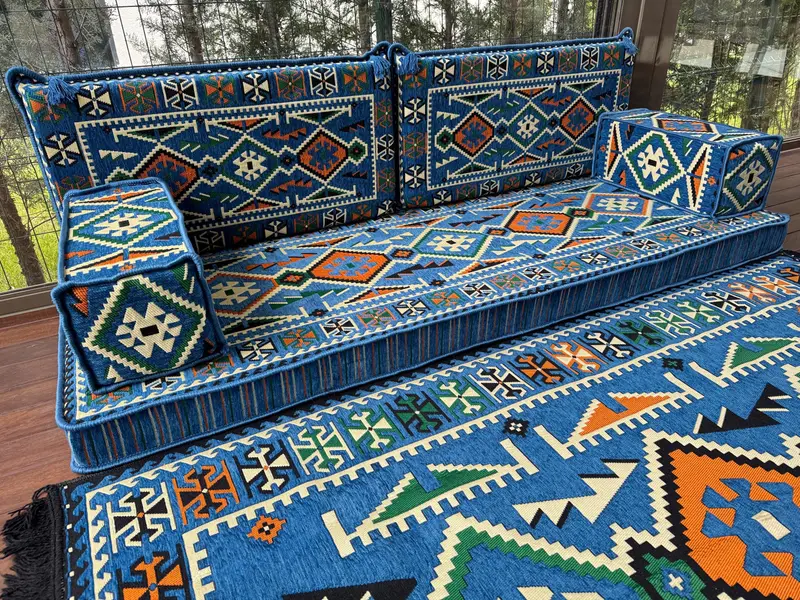 Geleneksel zemin kanepesi, Osmanlı zemin oturma, u şeklindeki zemin yastığı, kesit zemin oturma, Kilim desen yastığı, ev dekorasyonu, - 7