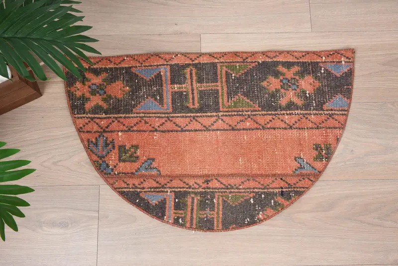 Yarım dairesel el yapımı Kilim paspas, vintage yarım yuvarlak halı, çevre dostu Türk giriş yolu, boho banyo halı, küçük uzay dekor aksanı - 7