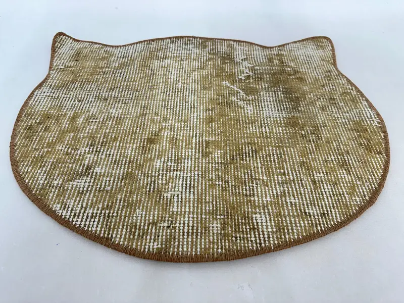 Cozy Cat-Shaped Pet Mat, Handmade with Love from Vintage Kilim for Comfort - 2