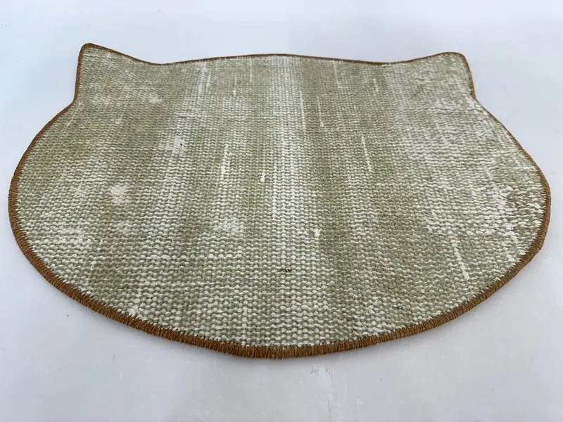 Artisan Kilim Cat Head Pet Pad, Unique Craftsmanship for Trendy Feline Retreats - 2