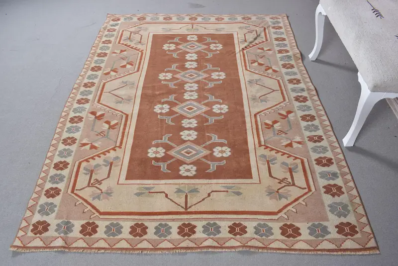 Bronze & Beige Southwestern Rug, 5x6.7 ft Elegant Decor