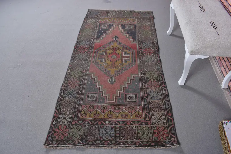 赤と黒のストライプのラグ、3.2x6.6フィートの幾何学模様のデザイン