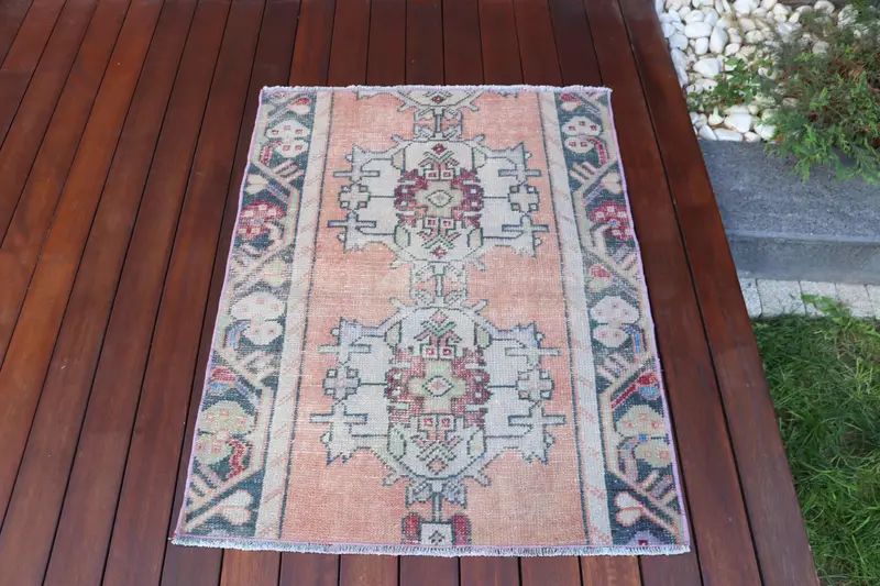Türk Küçük Halı 2.7x3.37 ft, Vintage Oushak Kırmızı Puantiyeli Yün Halı - 1