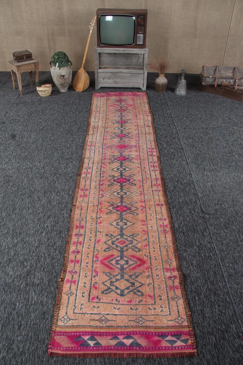 2.7x12.5 ft Halı, Vintage Türk Halısı, Kırmızı Hayvan Baskı Yün Halı - 1