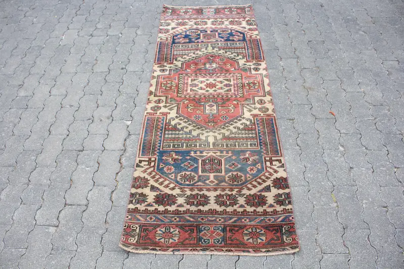 Vintage 2.3x6.5 ft Halı, Runner Türk Halısı, Kırmızı Mavi Puantiyeli Halı - 1