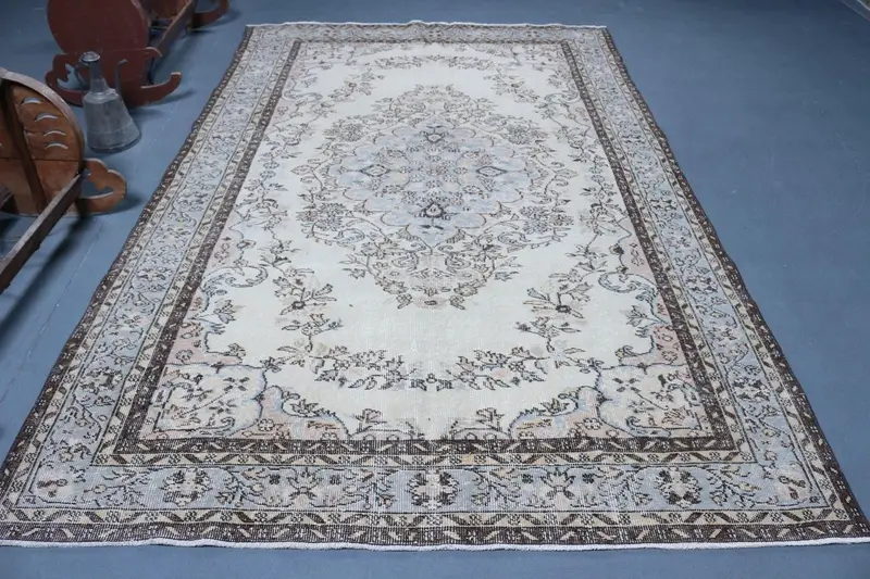 Alfombra turca vintage 6,1x9,8 pies, alfombra sólida Oushak blanca - 1