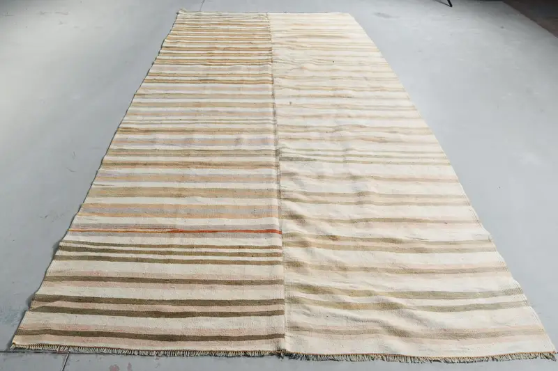 Alfombra vintage turca de 5,7x12,2 pies, alfombra grande, alfombra de lana blanca Kilim - 1