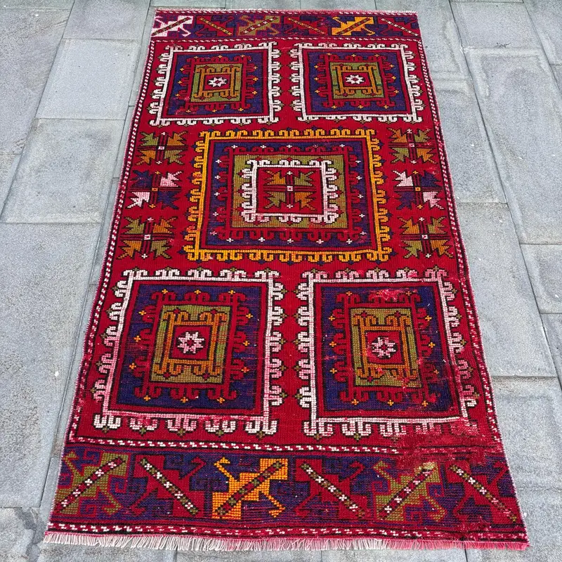 Red and Purple Floral Rug, 3,3x6,4 ft Elegant Decor