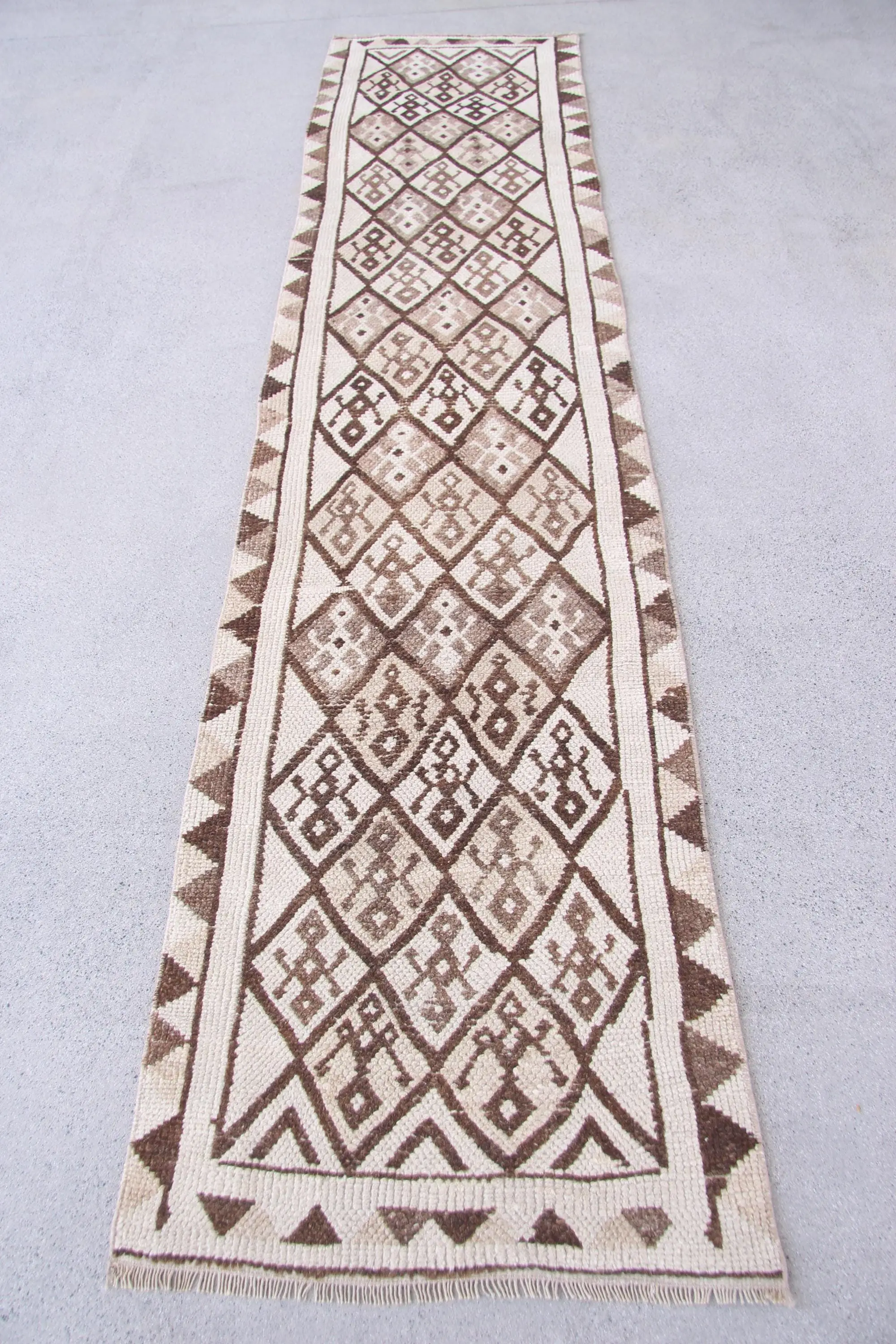 Vintage Turkish Rug 2.4x10.3 ft (73x314 cm), Herki Brown White Southwestern Rug - 1