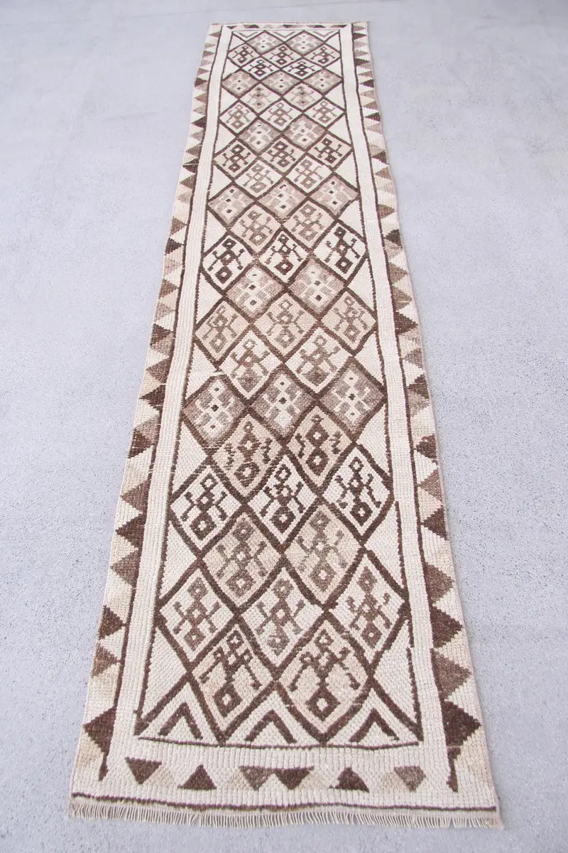 2,4x10,3 ft Beige Southwestern Rug, Elegant Home Decor