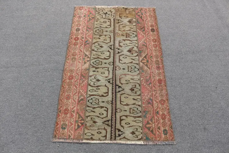 2,4 x 3,6 Fuß großer grüner Teppich mit rotem Tiermuster, einzigartiges Design