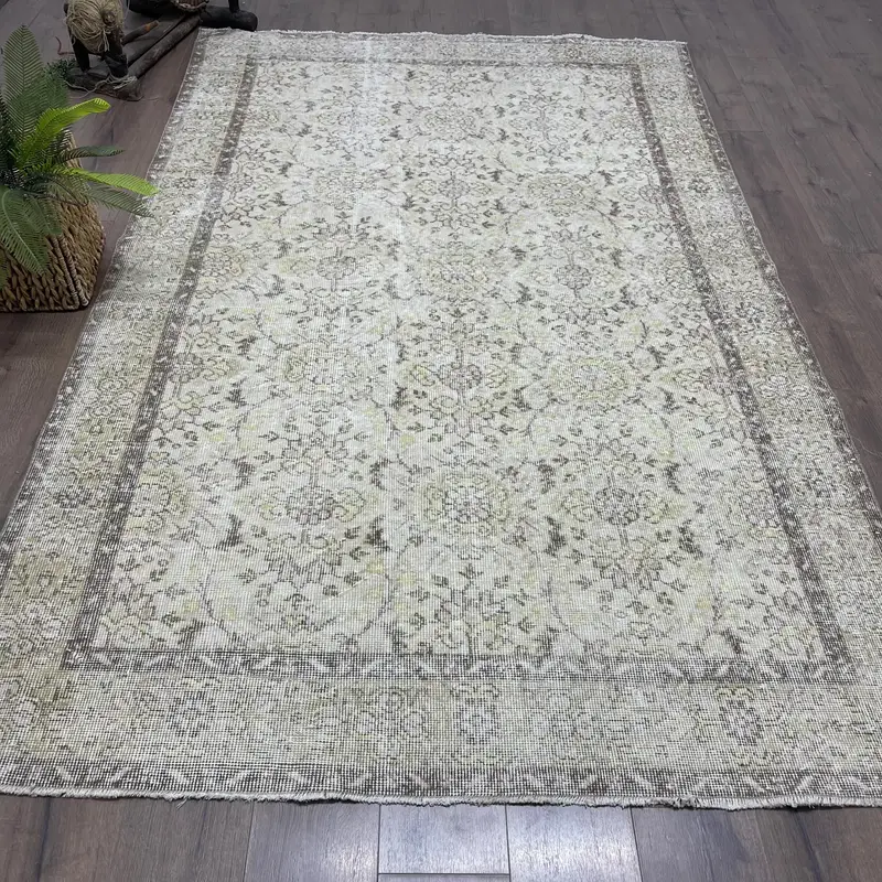 5.5x9.1 ft Turkish Rug, Vintage Large Rug, Gray White Camouflage Rug - 1