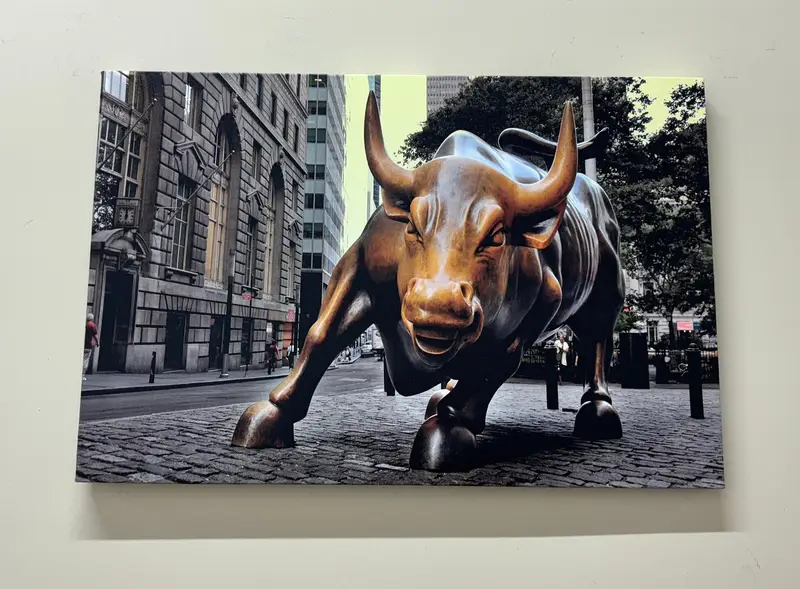 エレガントなキャンバスプリント: チャージングブル、ニューヨークの風景