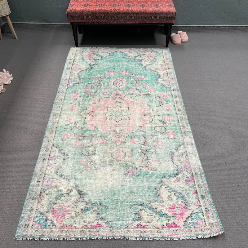 Vintage-Teppich, Fläche 4,1 x 7,3 Fuß, türkischer Teppich, blau-rosa Tarn-Wollteppich - 1