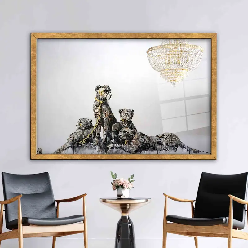 Elegant Printed Glass: Leopard & Cheetah Design - Modern Elegance