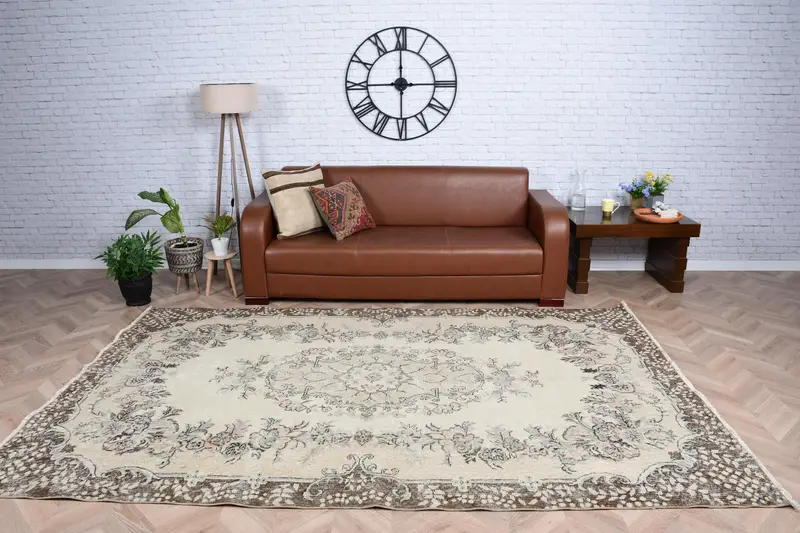 Vintage Türk Halısı 6x9.6 ft (184x292 cm), Oushak Kahverengi Beyaz Çiçekli Halı - 1