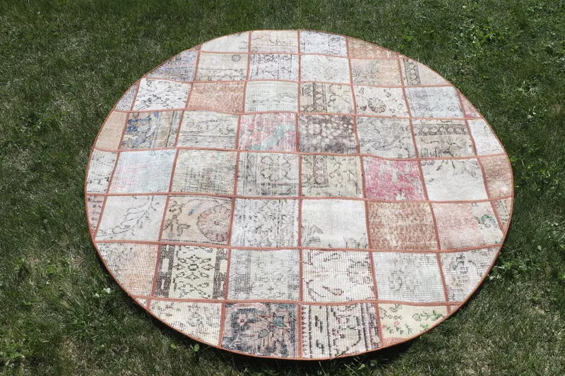 Zarif Bej ve Turuncu Halı, 4,7x4,7 ft Şık İkat Tasarımı