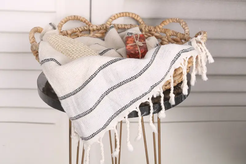 Monogram havlu, banyo havlu, 40x20 keten çizgili havlu, düğün iyiliği, gelin duş hediyesi, yaz havlu, nedime hediyeleri, iş arkadaşı için hediye - 2
