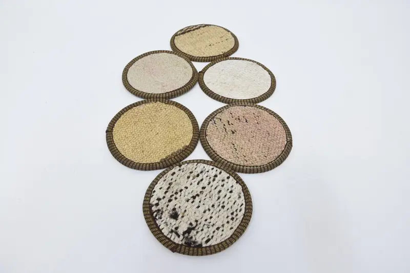 エレガントなストライプのコースター、耐久性がありスタイリッシュなテーブルプロテクター