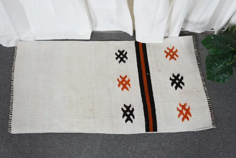 Alfombra turca pequeña, alfombra vintage de 1,8x3,4 pies, alfombra de lana marroquí blanca - 1
