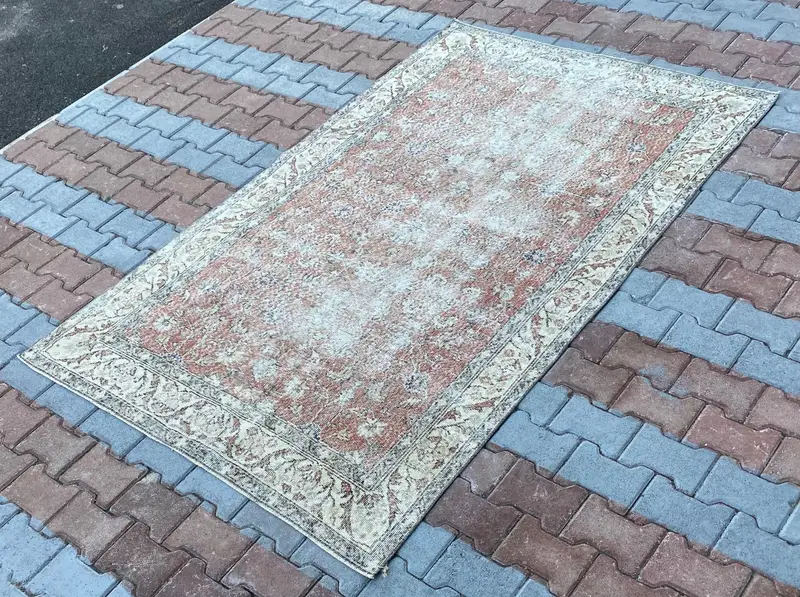 Brown & Beige Rug, 4,6x7,8 ft Floral & Geometric Design