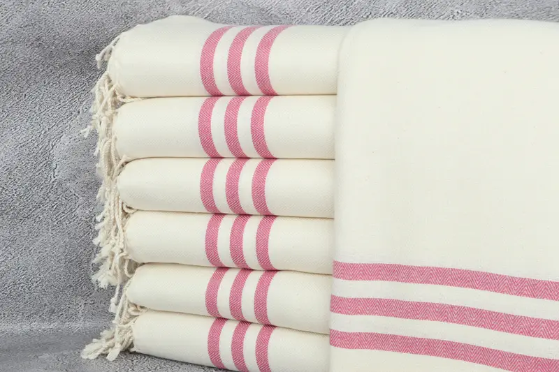 Strandtuch aus türkischer Baumwolle mit Monogramm, Fuchsia-Streifen, 40 x 71 Zoll