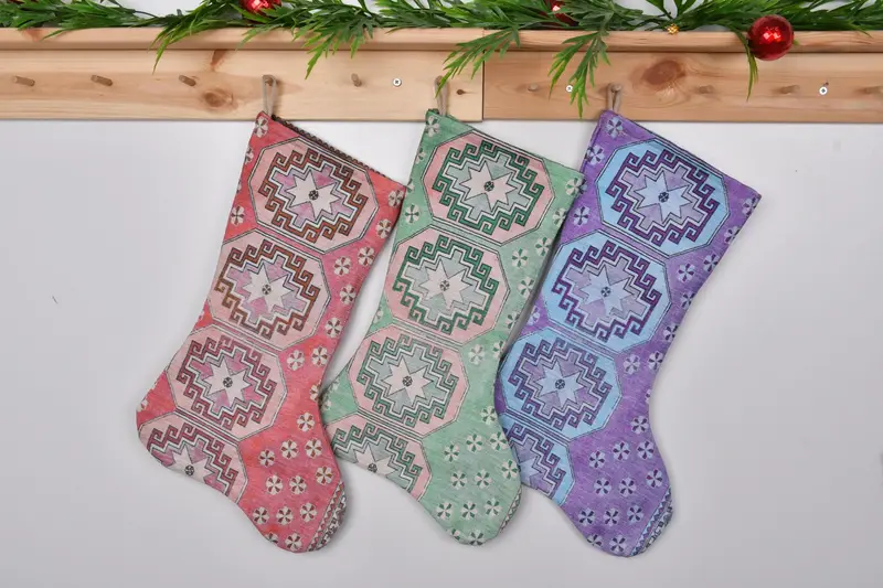 Şenlikli Yeşil ve Kırmızı Noel Süs Çorabı, Tatil Çorabı