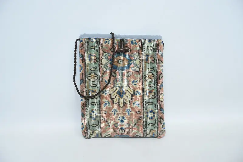 ヴィンテージモチーフのアールデコウールショルダーバッグ、キリムバッグ