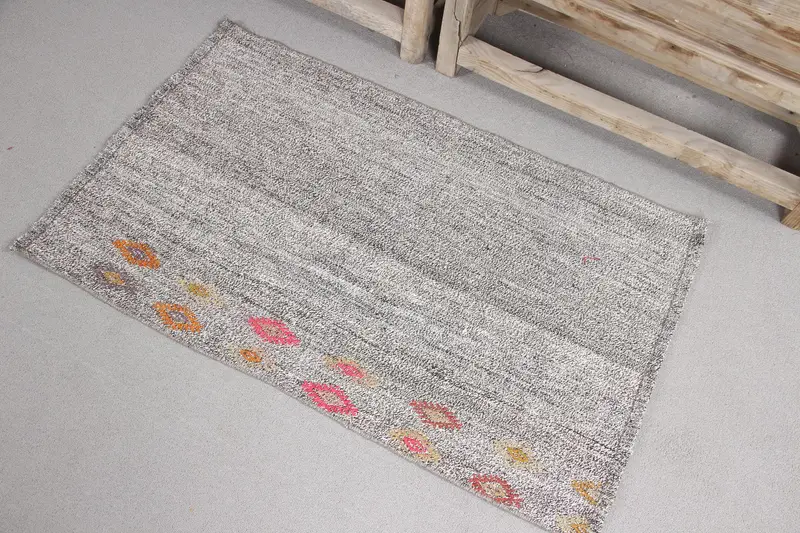 Türkischer Vintage Teppich, 2,2x3,37 ft Kelim Teppich, grauer kleiner Blumenteppich - 1