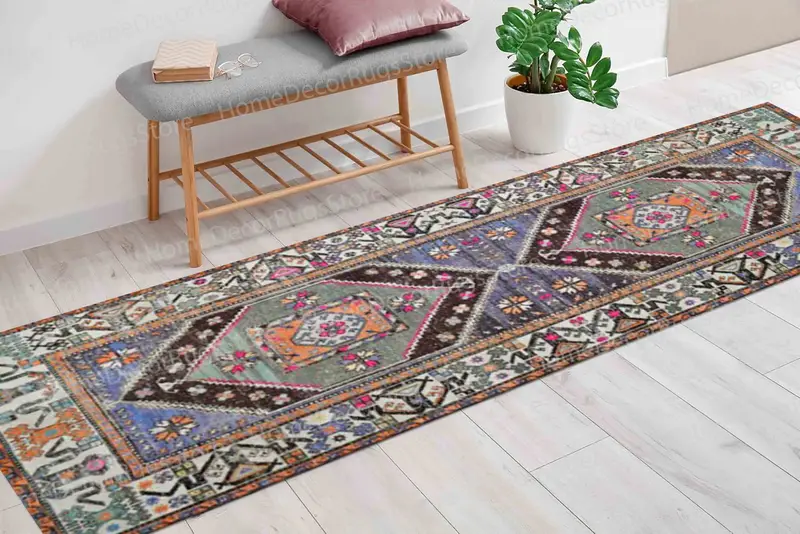 色あせたアステカ柄の落ち着いたオレンジ色の幾何学模様プリントラグ