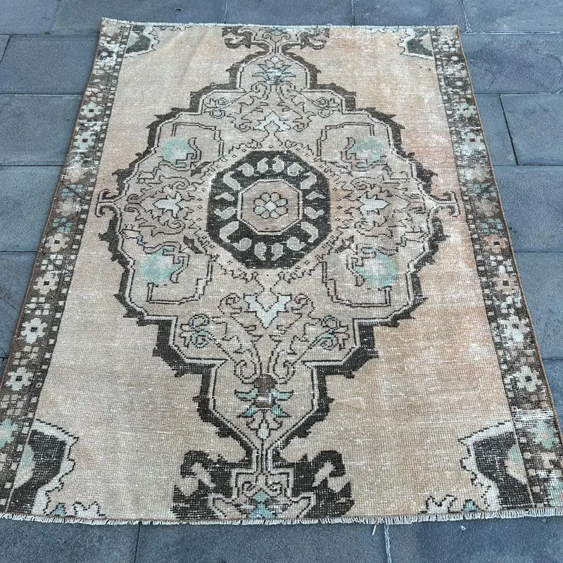 Alfombra con estampado animal beige y marrón, decoración elegante de 4x5,2 pies