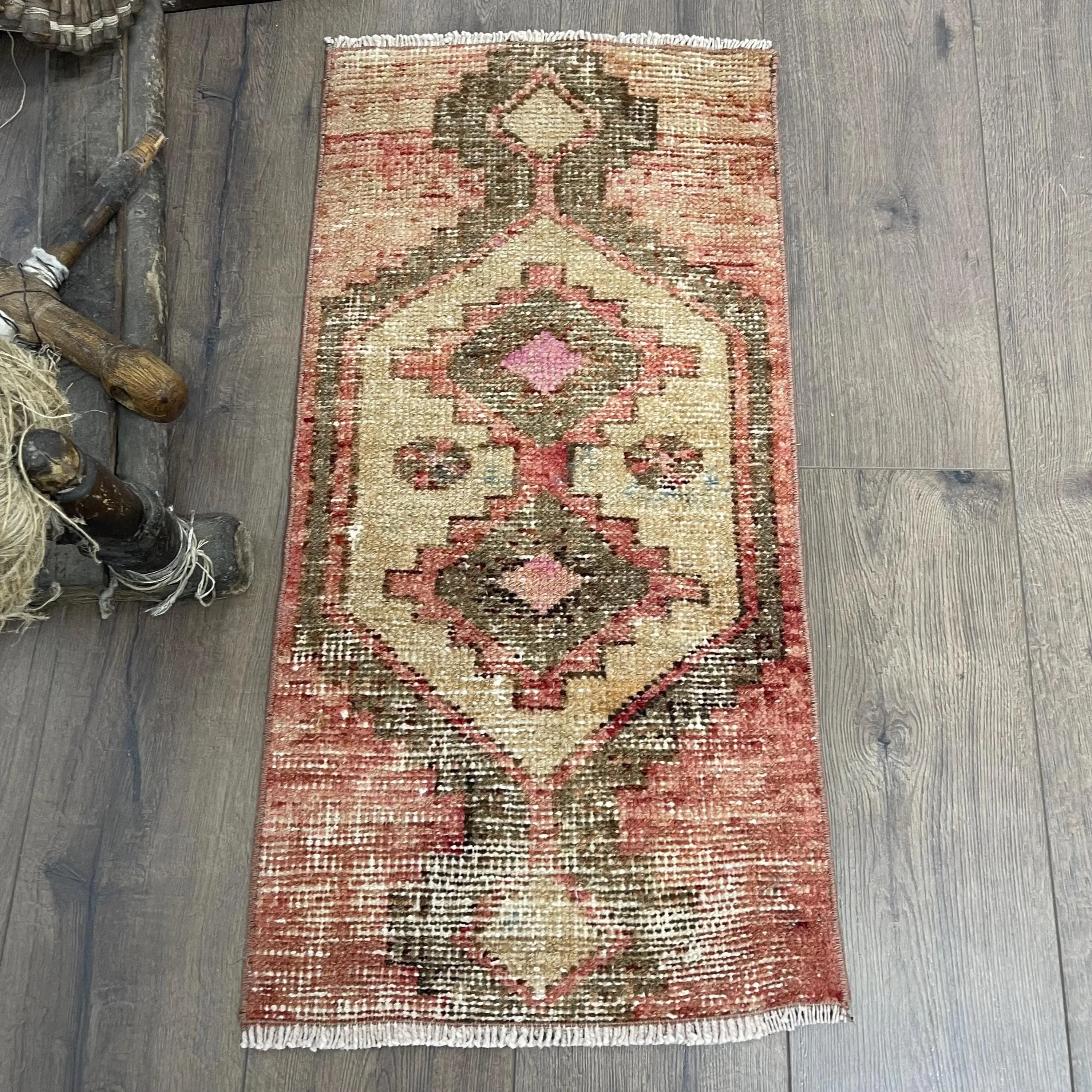 Vintage Teppich, 1,4x2,8 ft kleiner Teppich, rot gepunkteter türkischer Wollteppich - 1