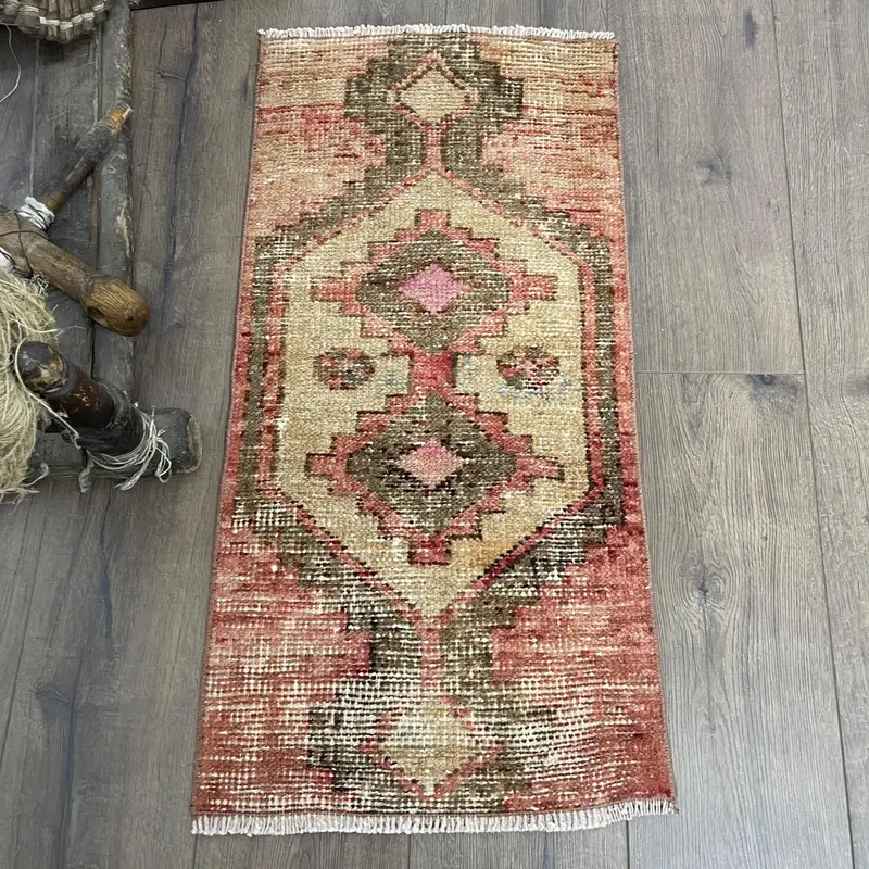 Kırmızı ve Bej Puantiyeli Halı, 1,4x2,8 ft Şık Dekor