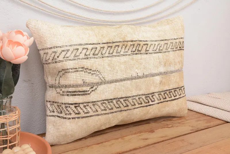 Beige-braunes Patchwork-Kissen, 16x24 besticktes Wurfkissen