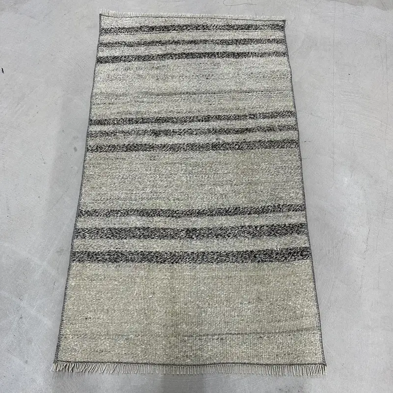 Elegant Beige & Black Rug, 1,9x3,4 ft Striped Geometric