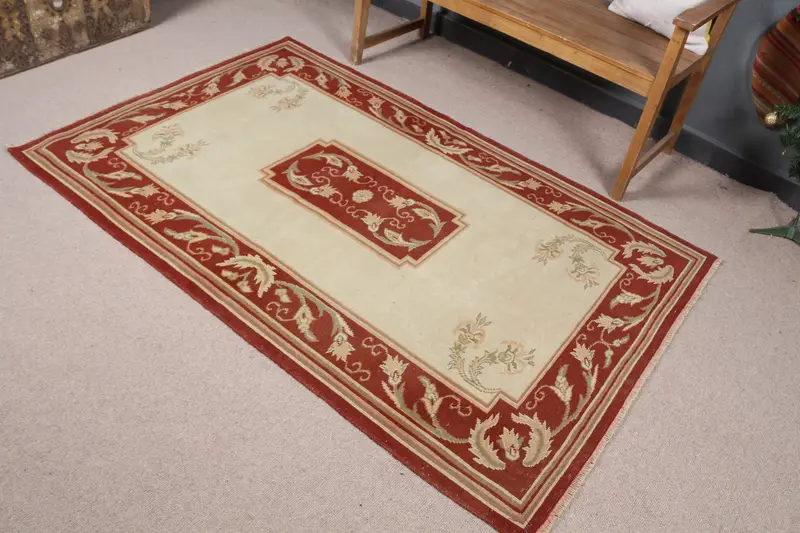 Zarif Bej Fas Halısı, Kırmızı Desenli 4,1x6,3 ft