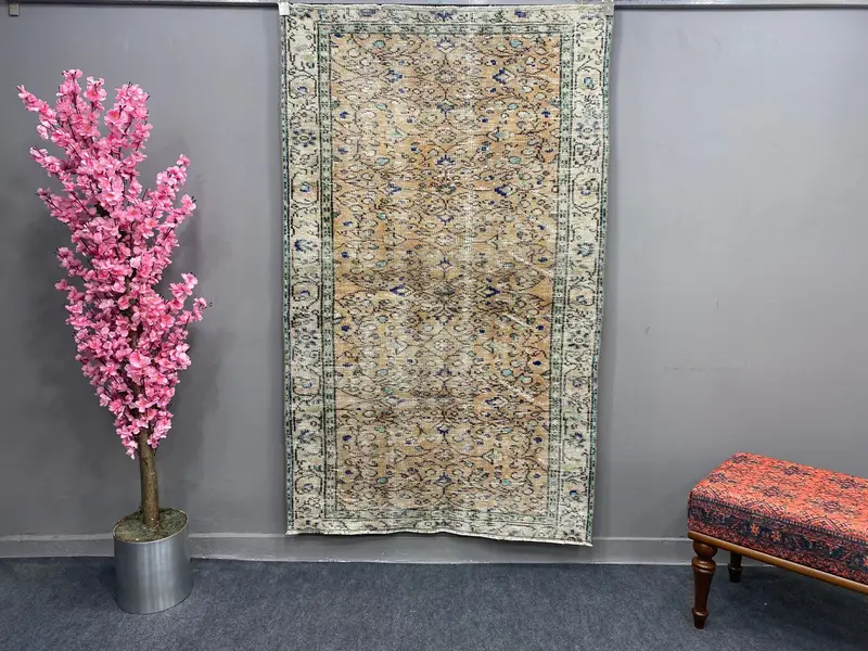 オレンジの幾何学模様のラグ、3.7x6.1フィート、花柄モチーフ