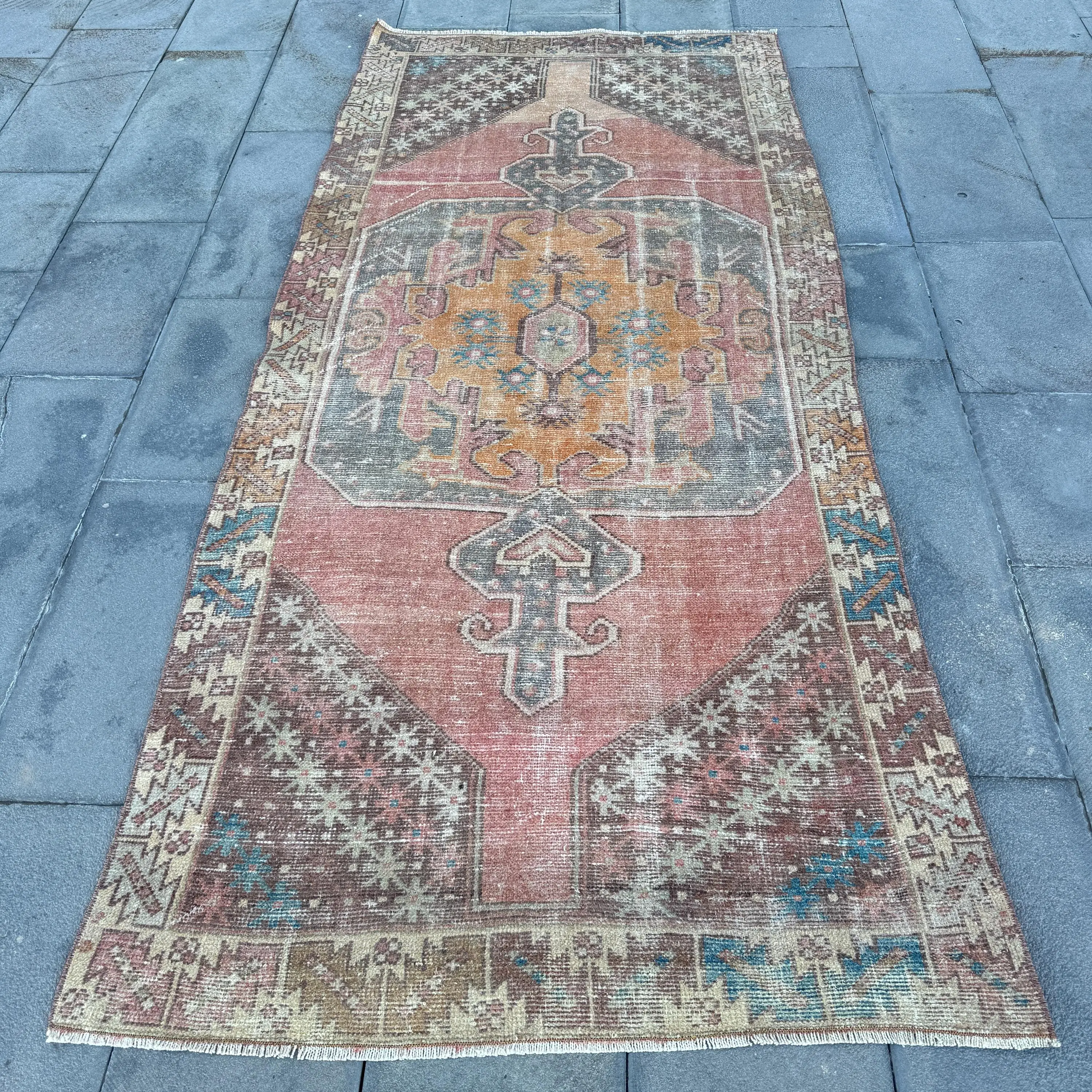 3,7 x 8,2 Fuß großer türkischer Vintage-Teppich, rot karierter Wollteppich - 1