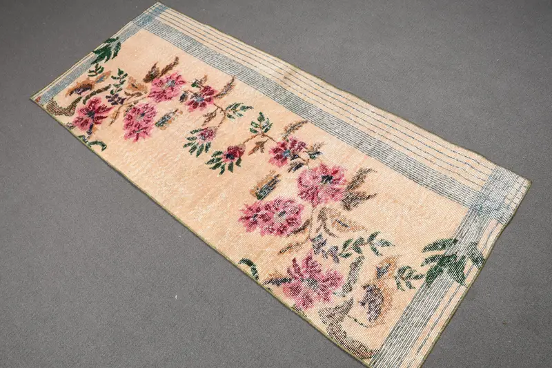 Alfombra turca pequeña, alfombra vintage de 2,4x5,8 pies, alfombra de lana de lunares rosas - 1
