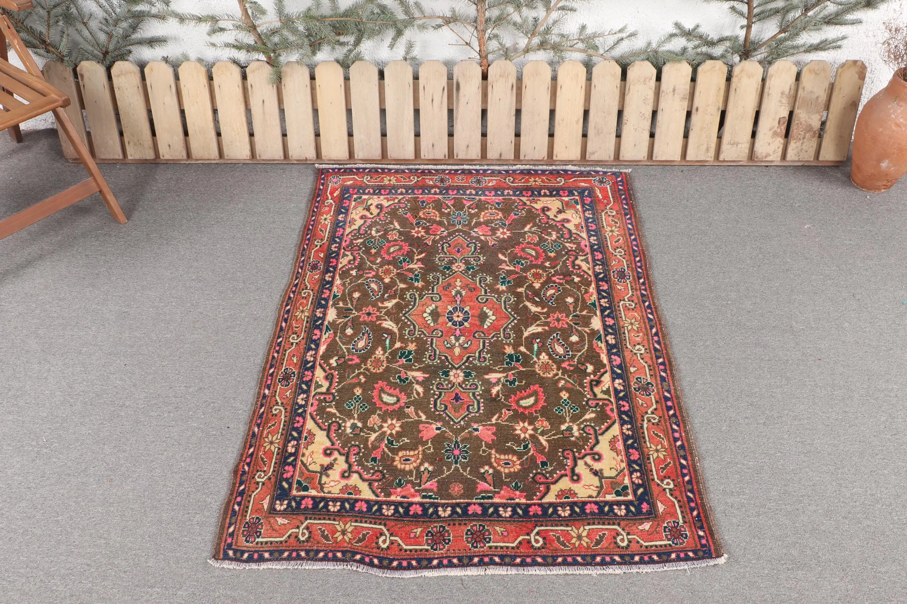 Alfombra vintage de 3,4x4,6 pies, alfombra de lana turca oriental marrón - 1