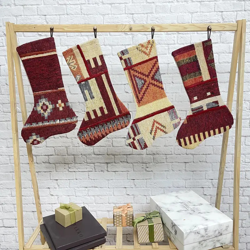 Media de algodón ornamental roja y marrón, media navideña de 7 pulgadas de ancho