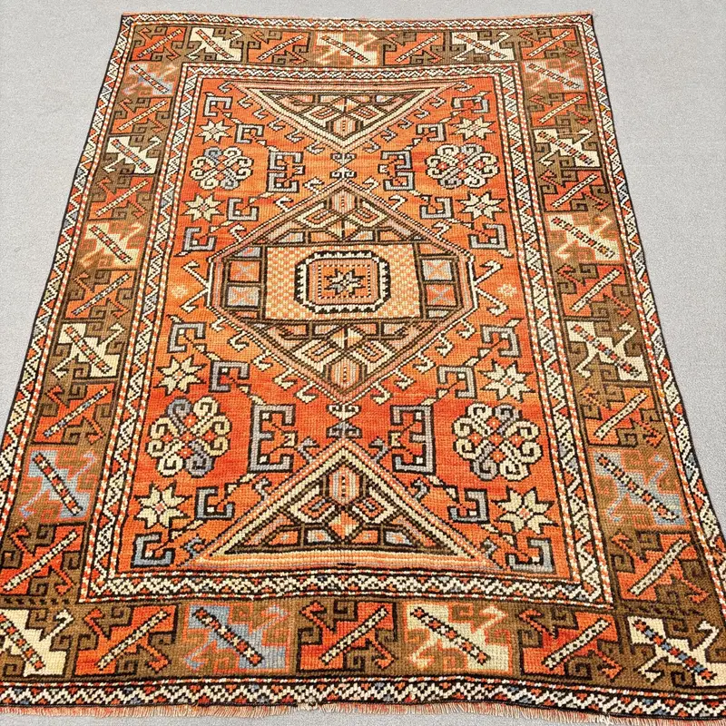 オレンジ & ブラウン ラグ、幾何学模様の花モチーフ 0.4x5.9 フィート