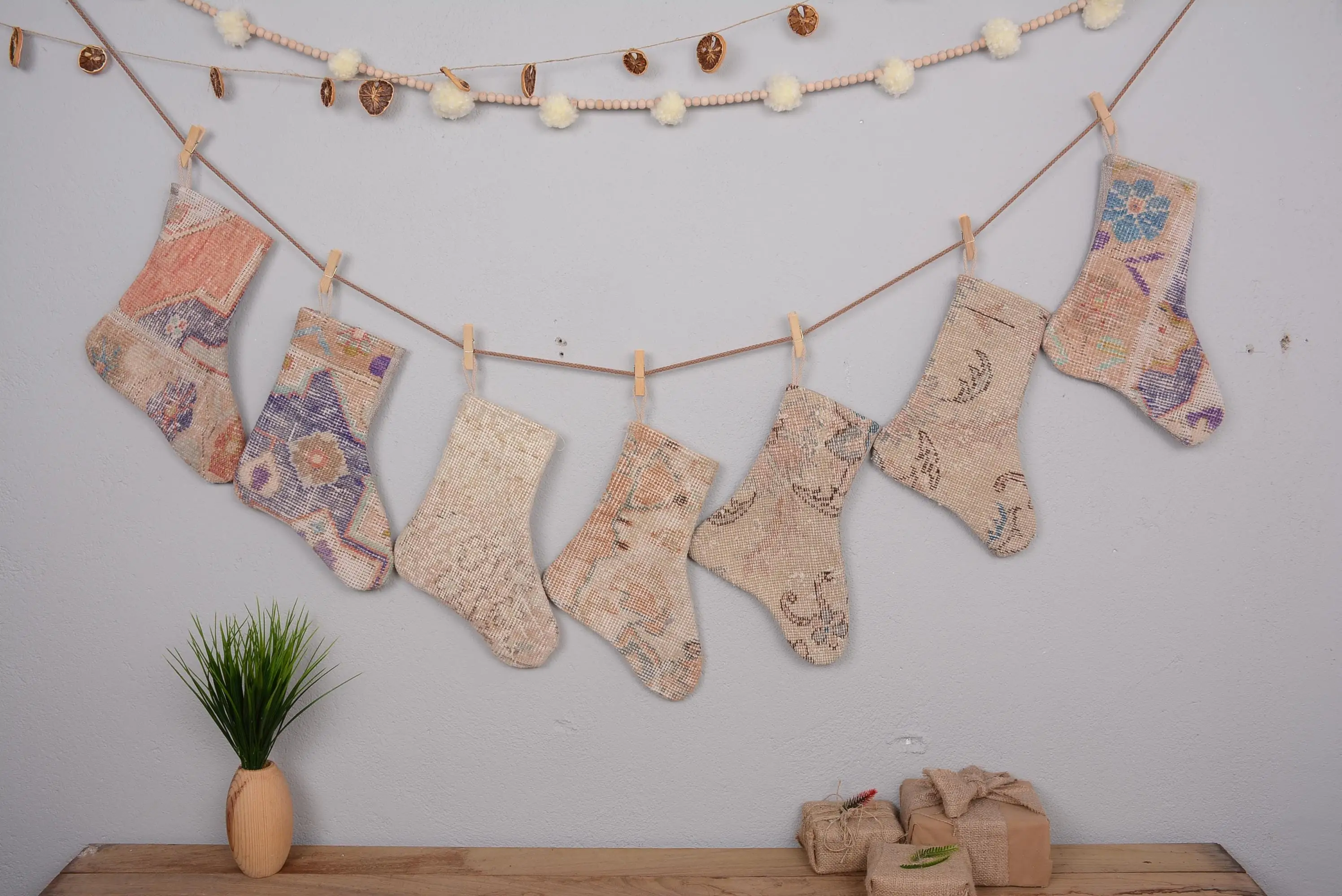 Noel Süsleri Deseni, 6 İnç Genişliğinde Kişiselleştirilmiş Çorap - 1