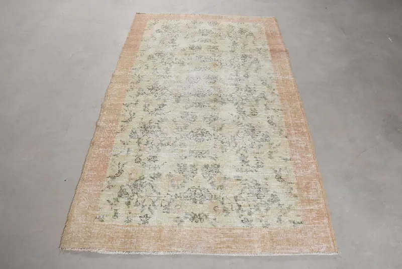 Alfombra verde y naranja 1,1x1,8m diseño geométrico a rayas