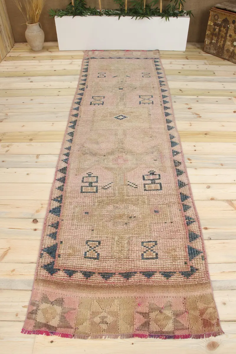 Handmade Pink & Blue Abstract Rug, 0.2x10.4 ft