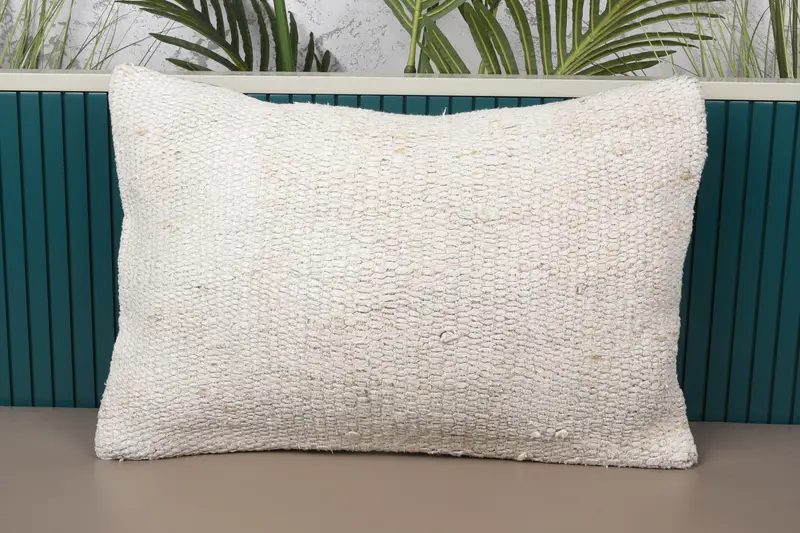 Beigefarbenes Southwestern-Stickkissen, vielseitiges 16x24-Wurfkissen