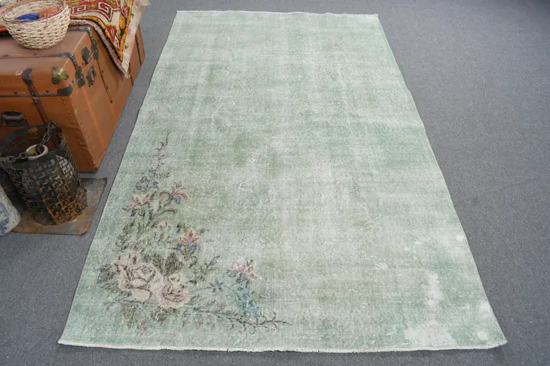 Eleganter Teppich in Grün und Beige, 4,6 x 7,7 Fuß, von der Natur inspiriertes Dekor