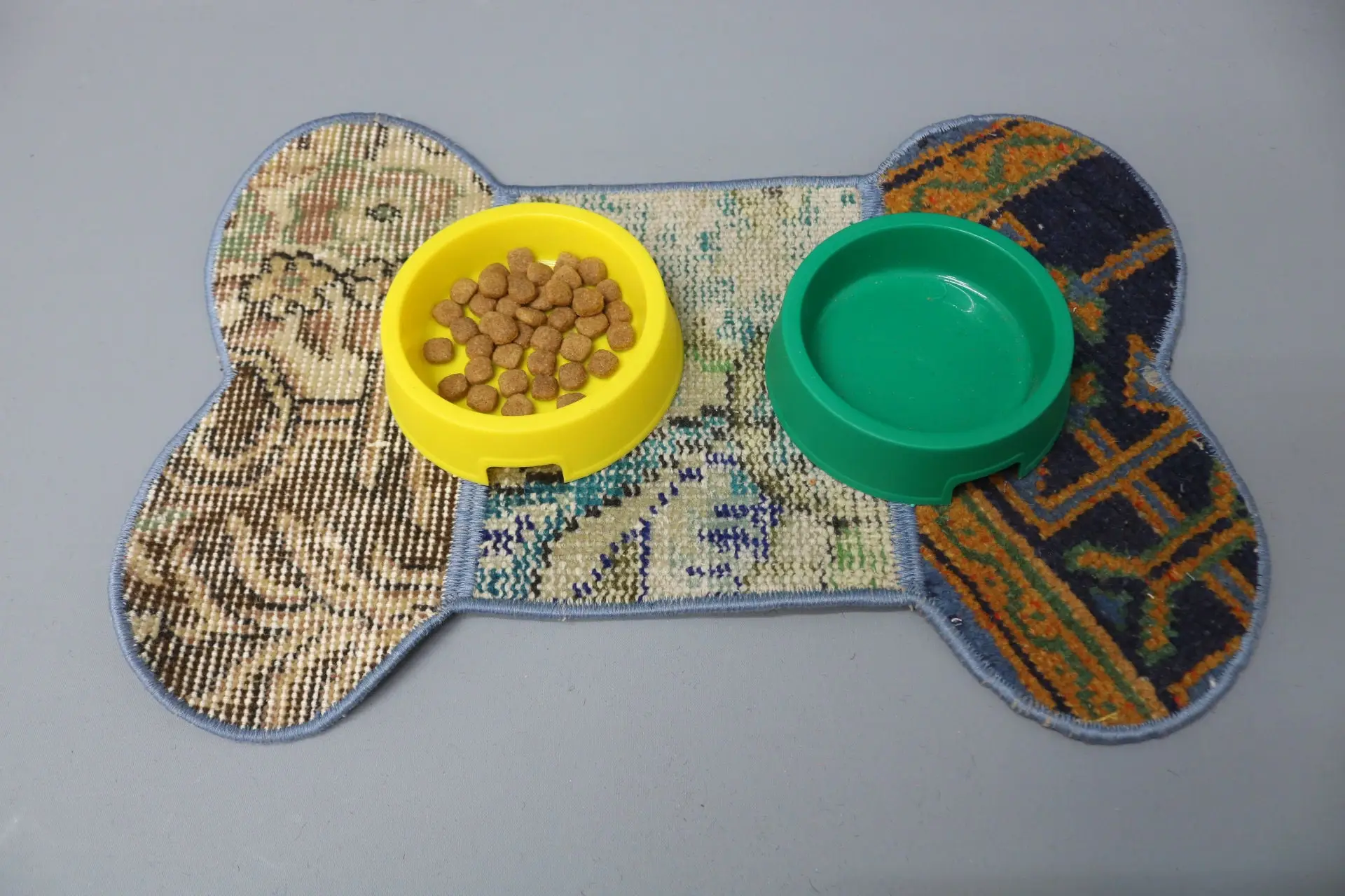 Bohemian Round Placemat, Orange and Bronze Wool Mat - 1