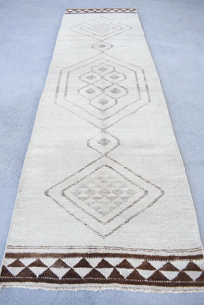 Vintage Turkish Runner Rug 3.1x10.9 ft (95x332 cm), Beige Oriental Herki Rug - 1